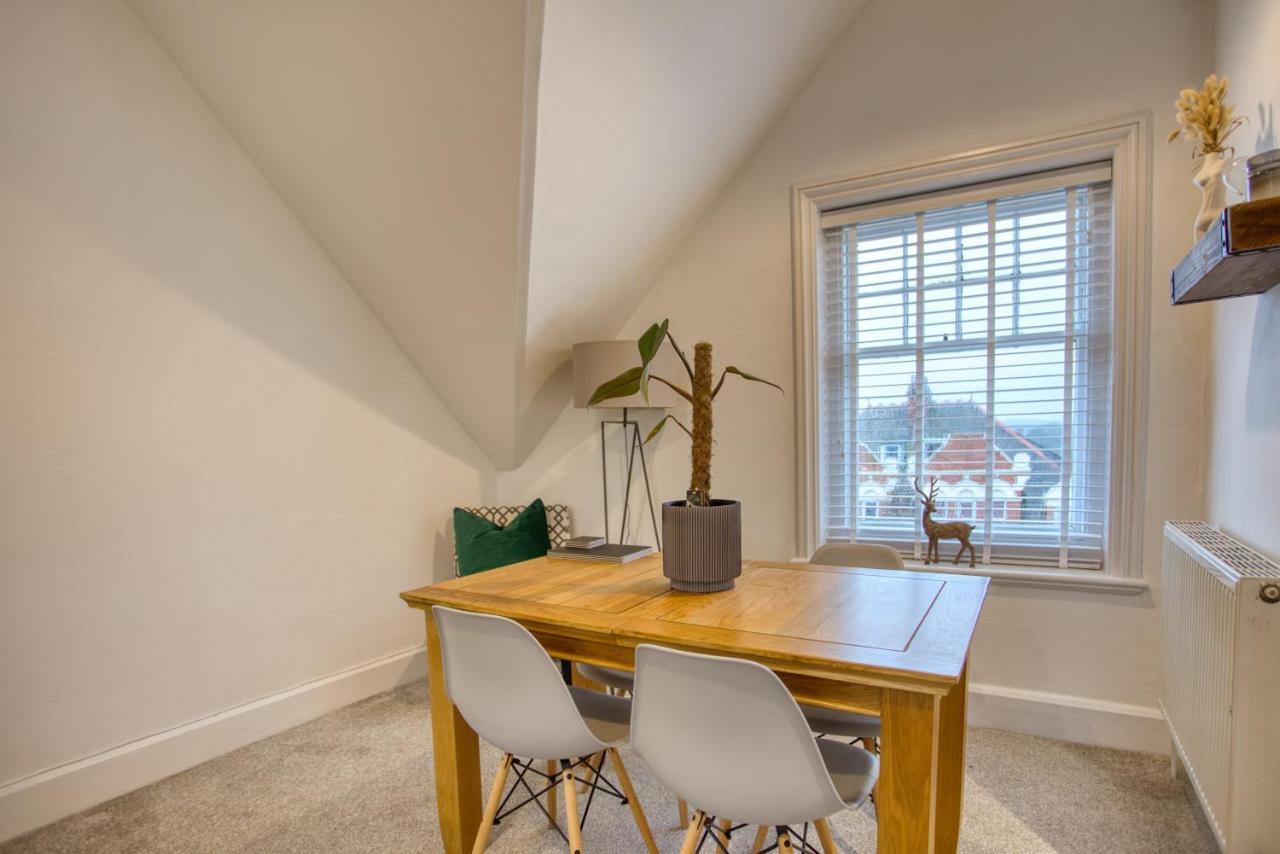 Wonderful West End - Parking Inc Apartamento Folkestone Exterior foto