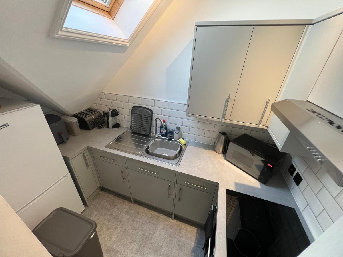 Wonderful West End - Parking Inc Apartamento Folkestone Exterior foto